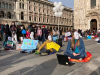 Milano - Studenti, insegnanti e genitori in piazza Duomo 