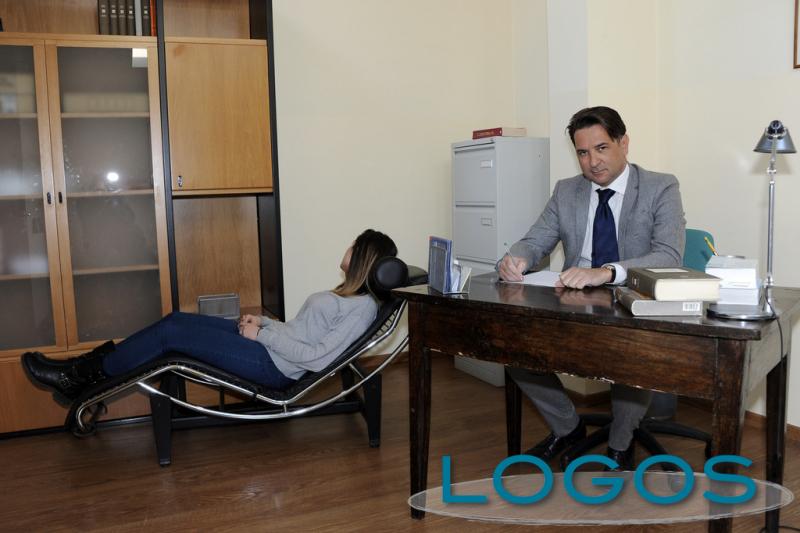 Magenta - Andrea Rocchitelli nel suo studio