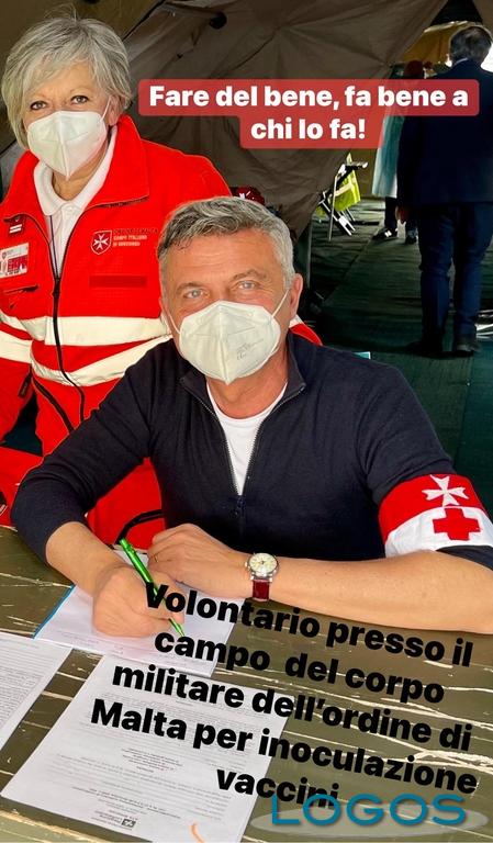 Salute, Storie