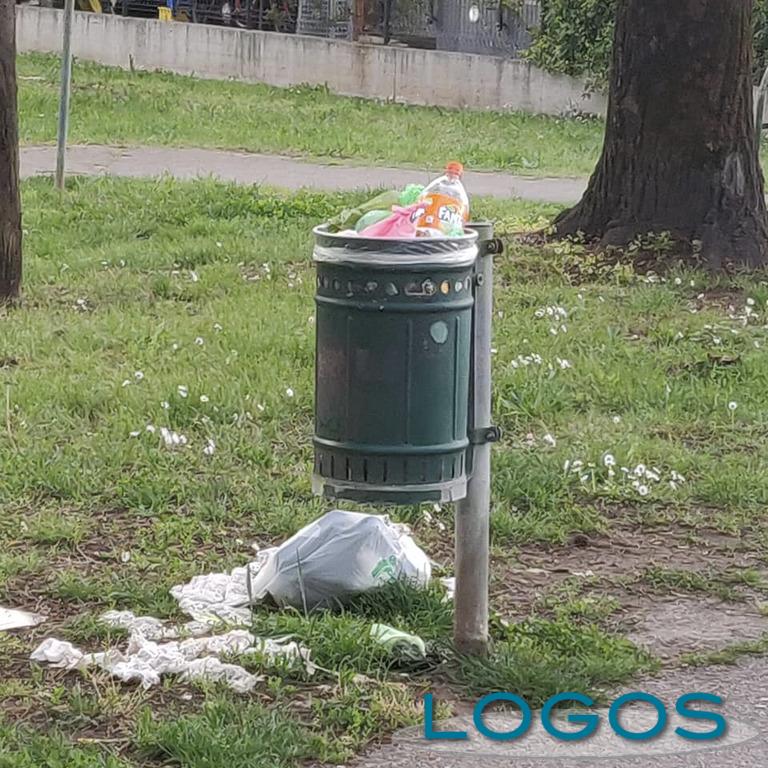 Cuggiono - Rifiuti abbandonanti in paese
