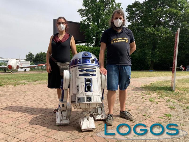 Storie - R2-D2, il mito robot di Star Wars: la riproduzione di due italiani 