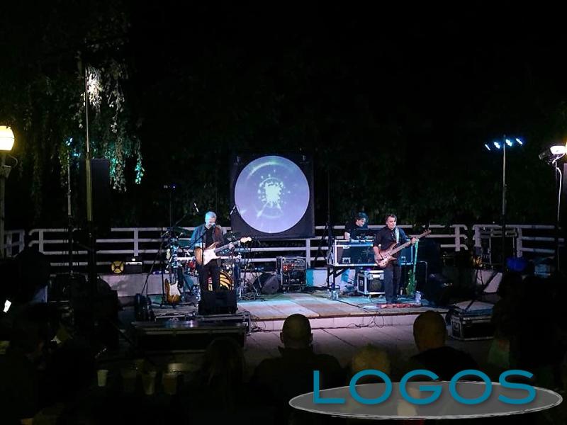 Cuggiono / Eventi - Serate musicali in piscina 