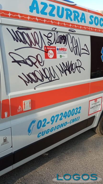 Cuggiono - Imbrattati i mezzi dell'Azzurra Soccorso 