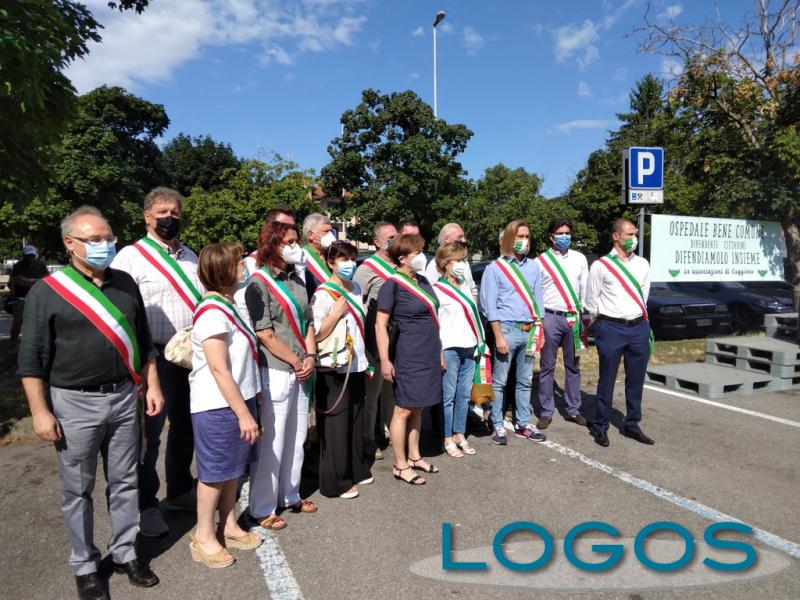 Territorio / Cuggiono - Sindaci a difesa dell'ospedale di Cuggiono (Foto Gianni Mazzenga) Territorio / Cuggiono - Sindaci a difesa dell'ospedale di Cuggiono (Foto Gianni Mazzenga)