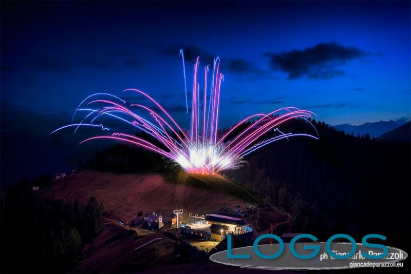 Eventi - 'Vette d'artificio' (Foto Giancarlo Parazzoli) Eventi - 'Vette d'artificio' (Foto Giancarlo Parazzoli)