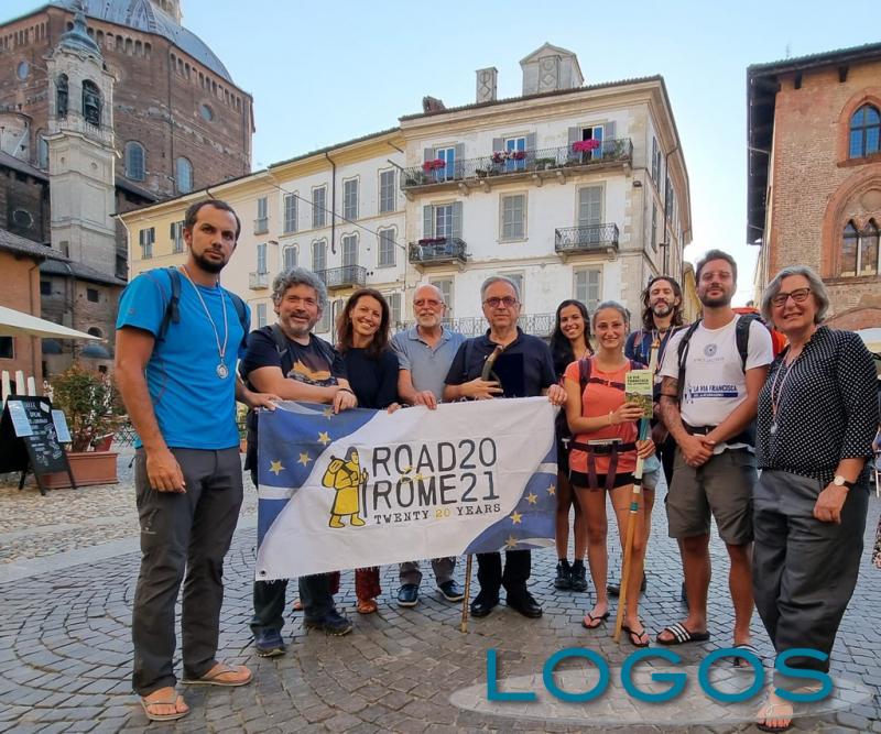 Territorio - Incontro tra pellegrini Territorio - Incontro tra pellegrini