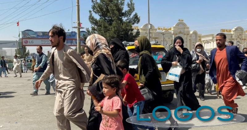 Attualità - Cittadini afghani cercano di scappare (foto internet)