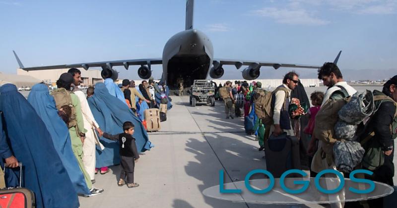 Attualità - Afghani si preparano a lasciare il Paese (foto twitter)