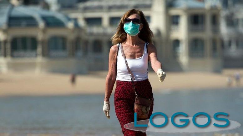 Salute - Mascherina al mare (foto internet) Salute - Mascherina al mare (foto internet)