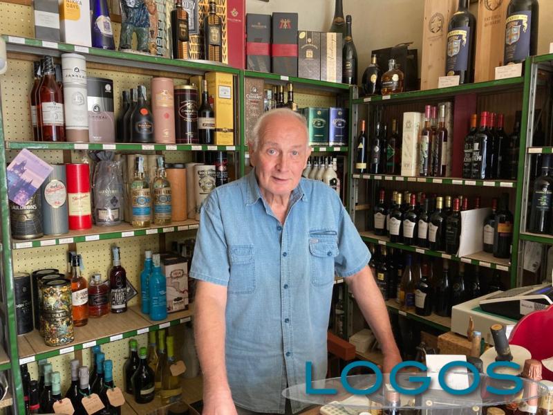 Castano Primo, Commercio, Storie
