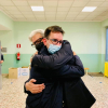Turbigo / Politica - Andrea Azzolin: l'abbraccio con il nuovo sindaco Fabrizio Allevi 