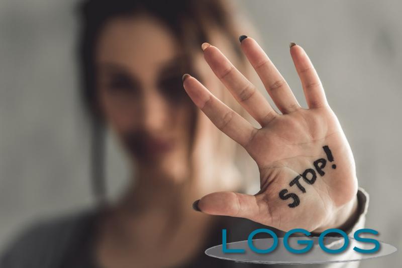 Attualità - 'Stop' violenza (Foto internet) Attualità - 'Stop' violenza (Foto internet)