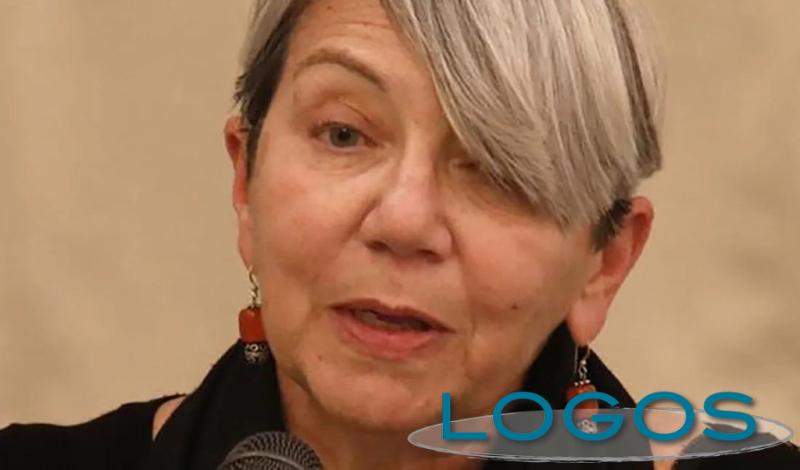 Politica - Donatella Albini Politica - Donatella Albini