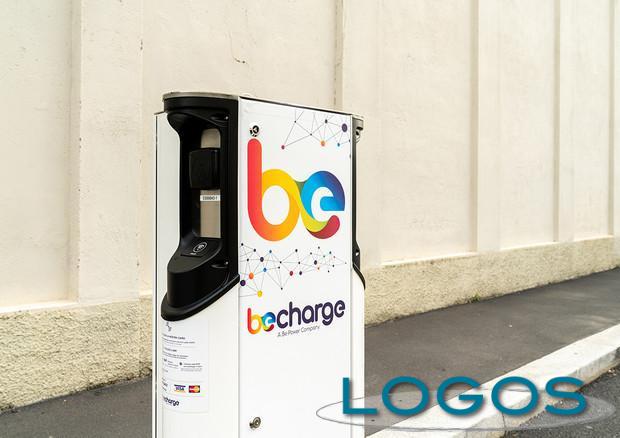 Inveruno - Colonnina per ricarica auto elettrica