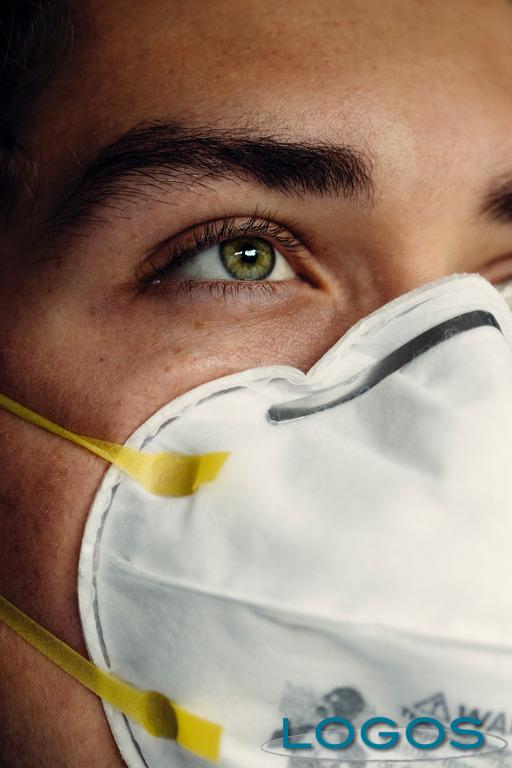 Salute - Ragazza con la mascherina