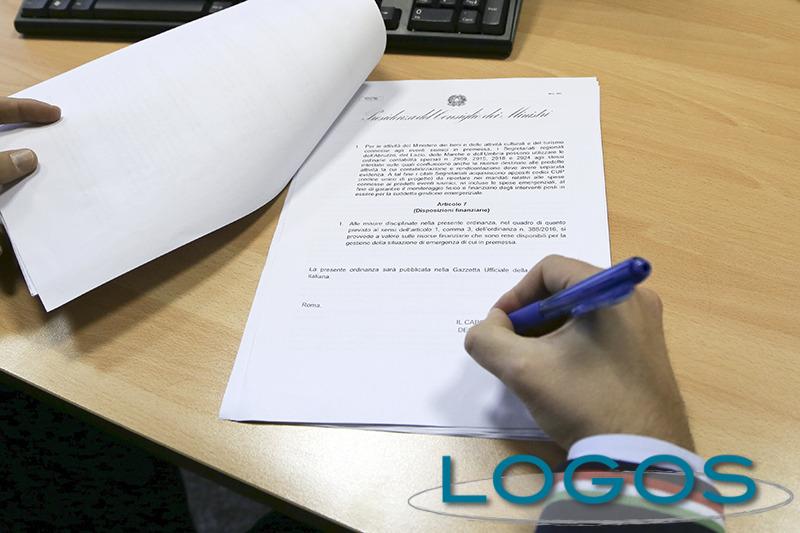 Attualità - Firma ordinanza 