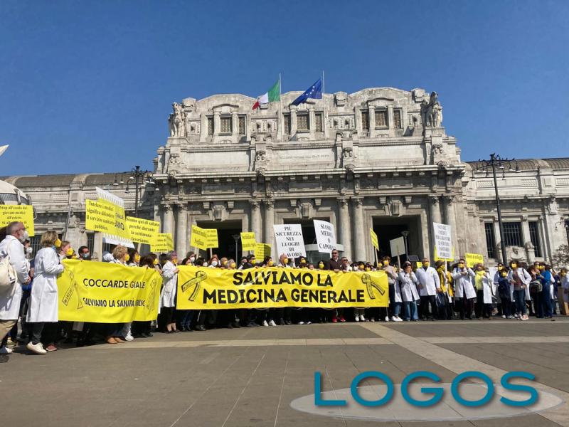Milano / Territorio - Medici di base: manifestazione a Milano 