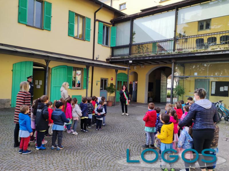 Marcallo / Scuole - Bimbi in visita in Comune 