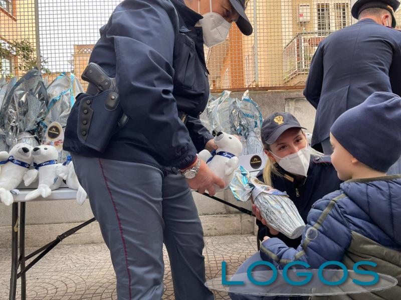 Attualità / Sociale / Storie - Polizia: uova ai bimbi ucraini 