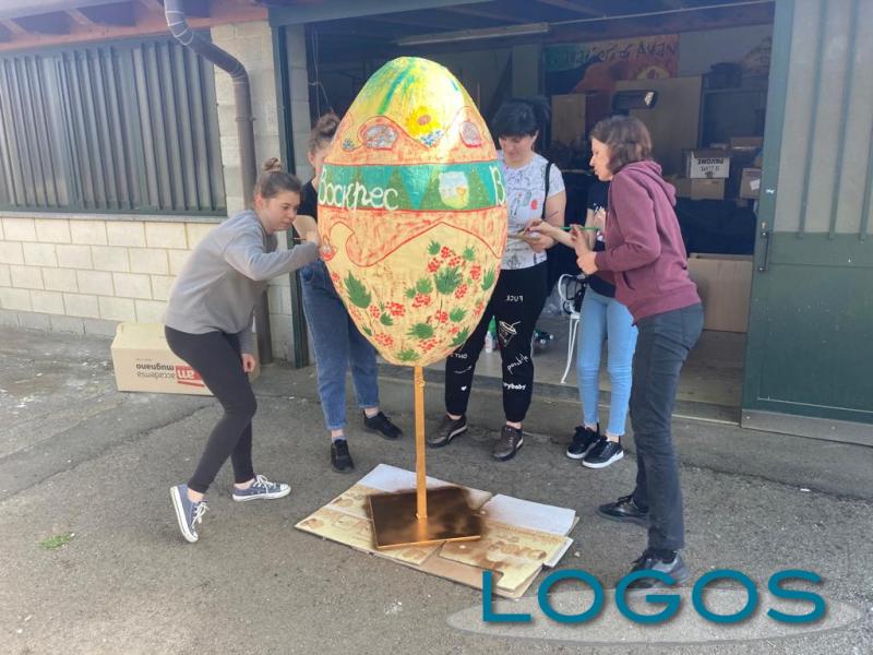 Magnago / Sociale - La preparazione dell'uovo di Pasqua 