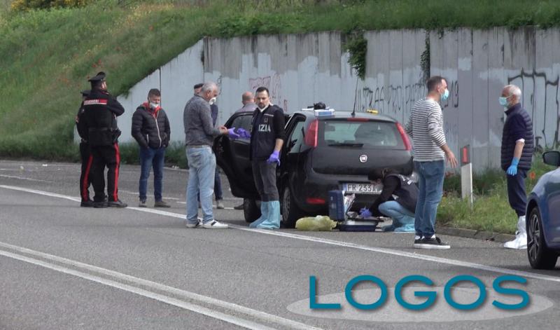 Cronaca - Gli inquirenti durante i rilievi 