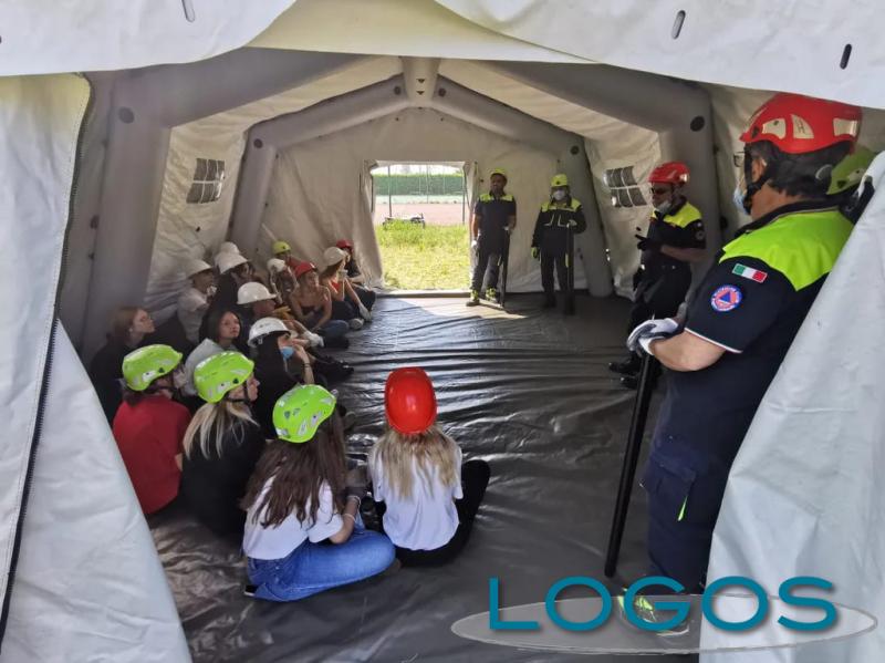 Castano / Scuole - 'Volontariato e Protezione Civile' 