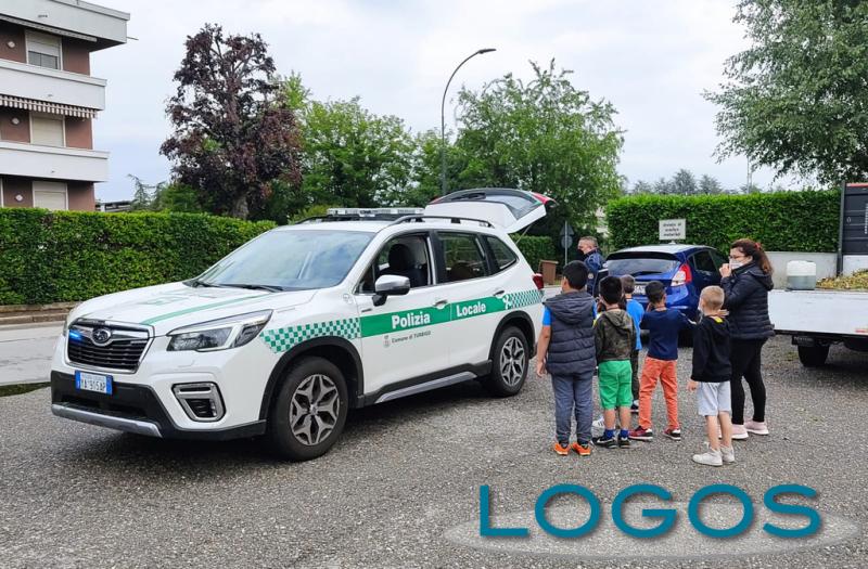 Turbigo / Scuole - La Polizia locale durante una lezione 
