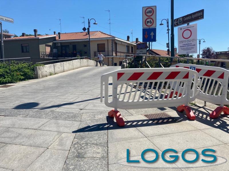 Bernate - La chiusura del ponte sul Naviglio