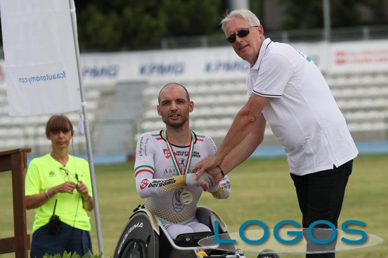 Sport - Toni durante la premiazione 