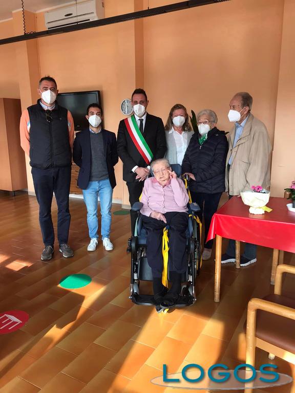 Castano - Compleanno in casa di riposo 