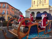 Inveruno - Slitta di Babbo Natale in piazza San Martino
