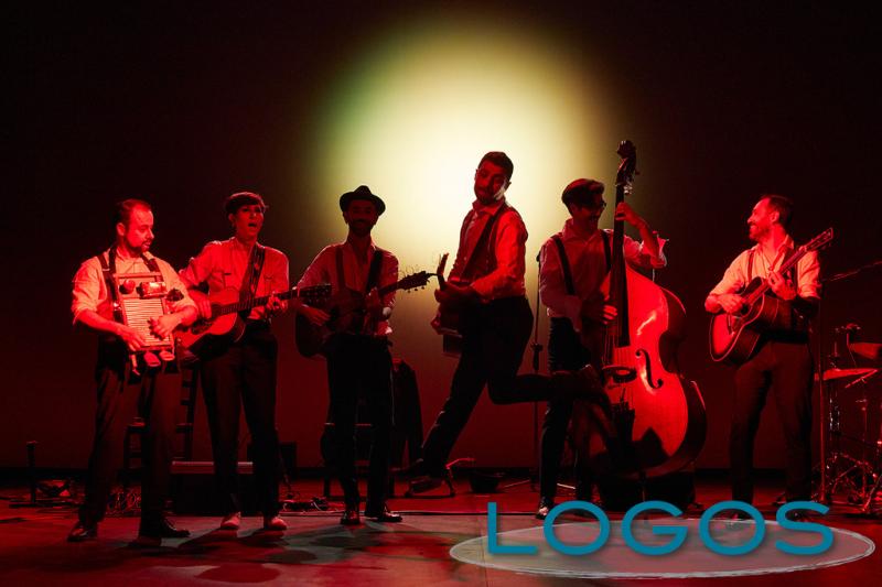 Musica - “Far finta di essere sani”