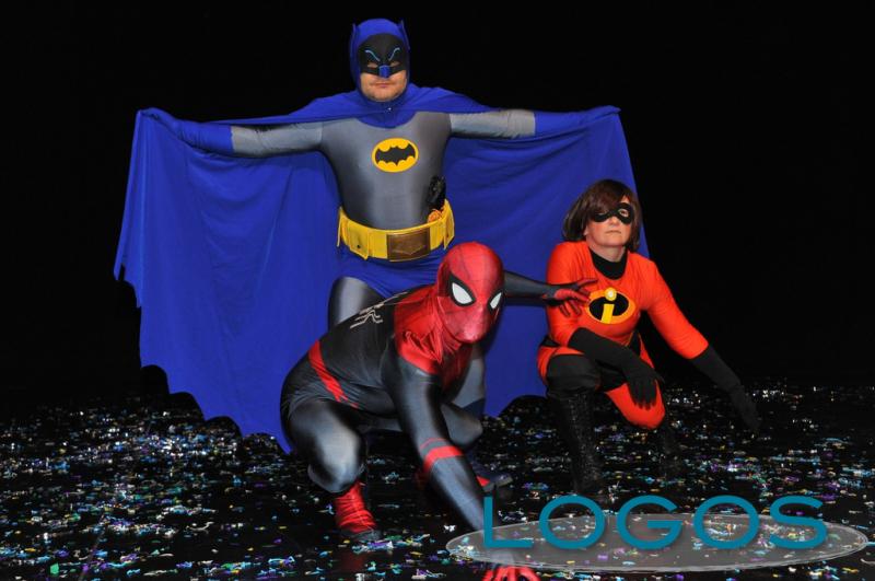 Castano / Eventi - Si accende il Natale con i Supereroi 