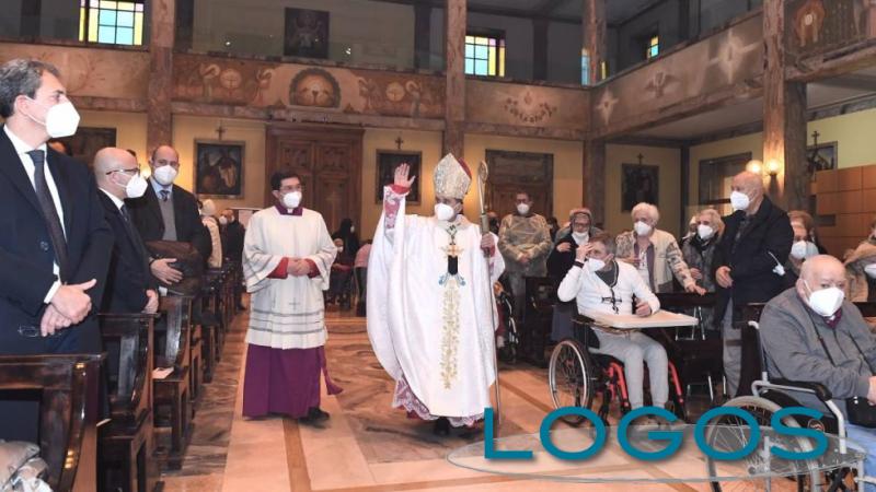 Milano - Delpini incontra i migranti cattolici