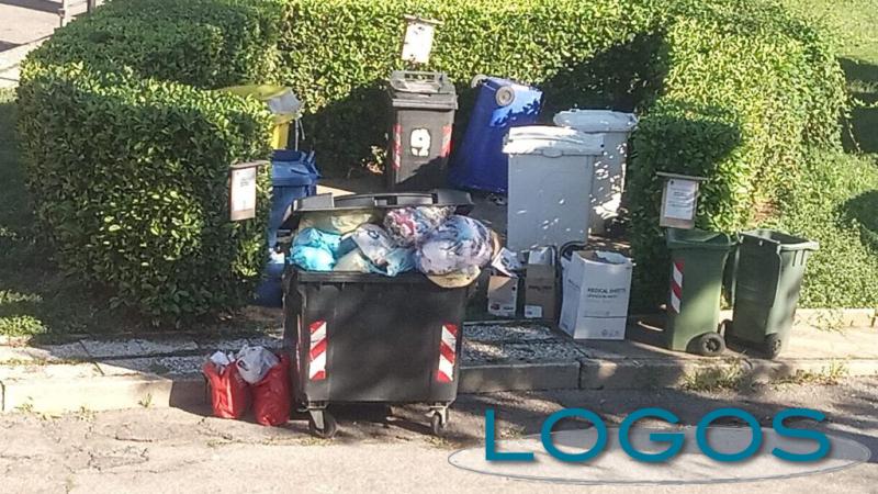 Castano - Una delle foto scattata dai residenti di piazza Garibaldi 