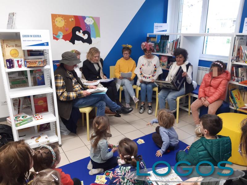 Legnano - Biblioteca con nonni e bambini