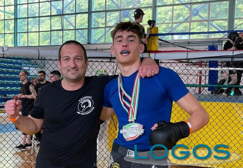 Legnano - Tommaso Pucci con medaglia e maestro