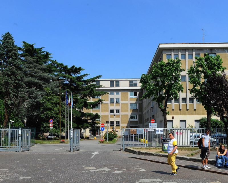 Busto Garolfo, Parabiago, Scuola
