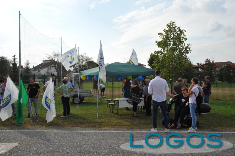 Castano / Politica - La Lega durante il gazebo al Parco Sciaredo 