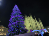 Milano_ albero di Natale in piazza duomo