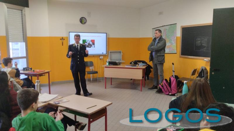 Castano Primo, Nosate, Sociale, Scuola