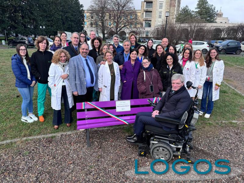 Milano / Salute - La panchina viola al Niguarda 