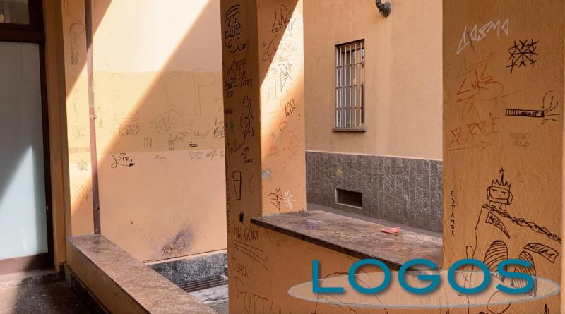 Castano - Le scritte sui muri 