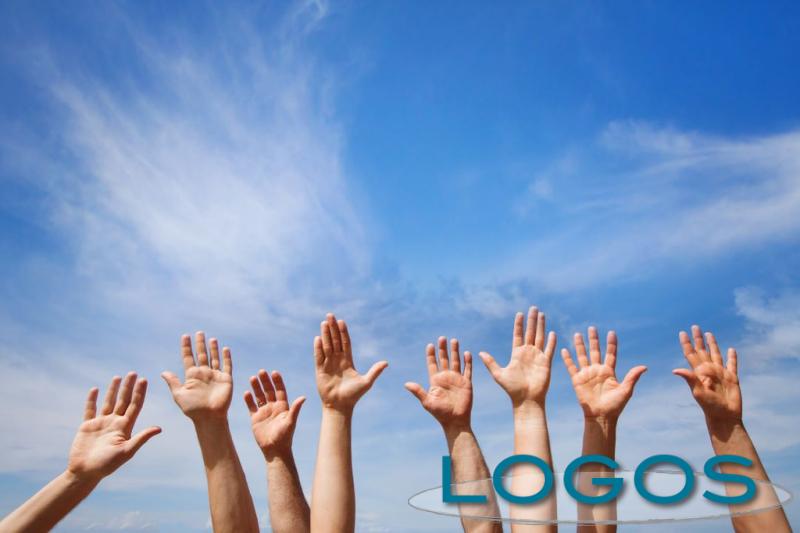 Generica - Mani al cielo