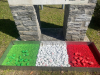 Vanzaghello / Scuole - Sassi colorati a formare la bandiera dell'Italia 
