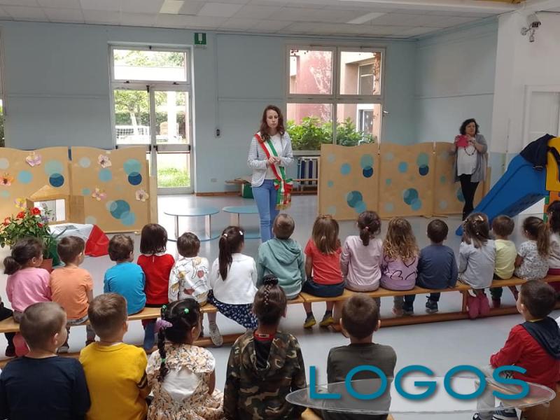 Bareggio / Scuole - Il sindaco a scuola 