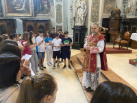 Cuggiono - Don Angelo Sgobbi con gli adolescenti
