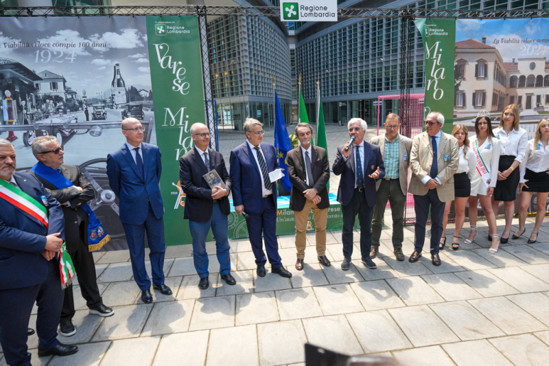 Fontana / inaugurazione mostra 100 anni della Laghi