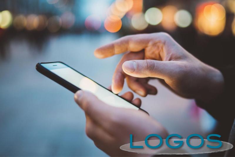 Attualità - Utilizzare il cellulare (Foto internet)