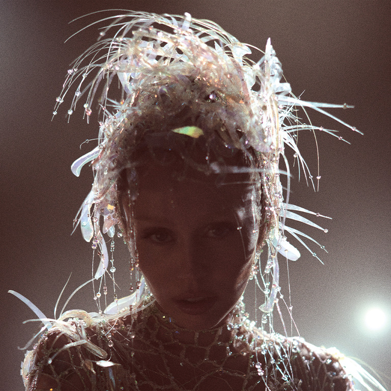 Musica - 'Something Beautiful' di Miley Cyrus